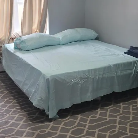 Homestay In A House With King Size Bed In A Landlord Hosted Three Bedroom New York