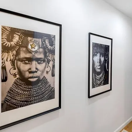 Bright Designer In Historic Harlem Apartment *