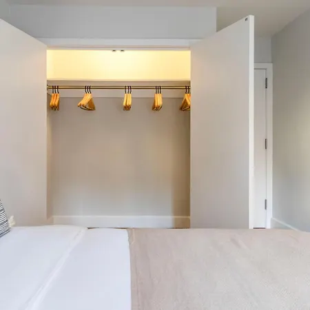Apartment Lenox Hill 2br W Elevator Doorman Nr Art Nyc-1389 New York