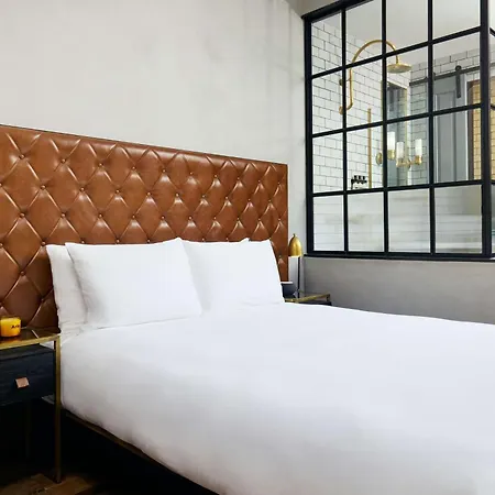 Arlo Williamsburg Hotel