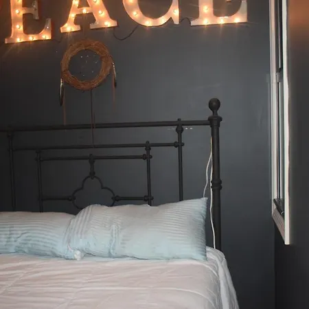 Hell's Kitchen - One Bedroom New York