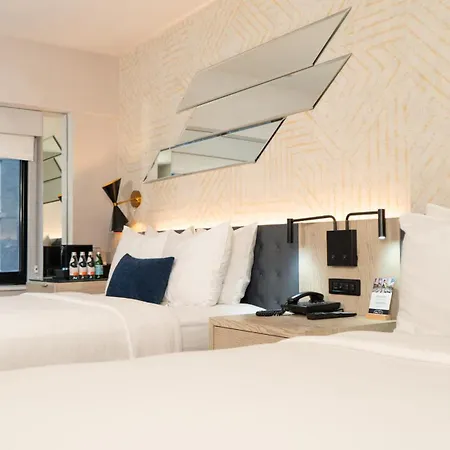 Roomza Times Square At Pestana Cr7 Hotel New York