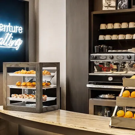 Hotel Marriott Jfk Airport 3*