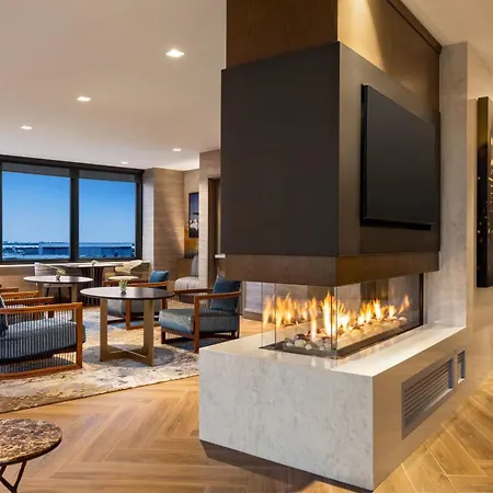 Marriott Jfk Airport Hotel 3*