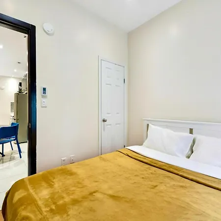 & Cozy 2 Bd In Manhattan New York