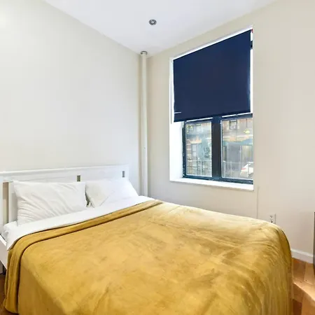 & Cozy 2 Bd In Manhattan Apartment