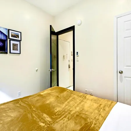 & Cozy 2 Bd In Manhattan * New York