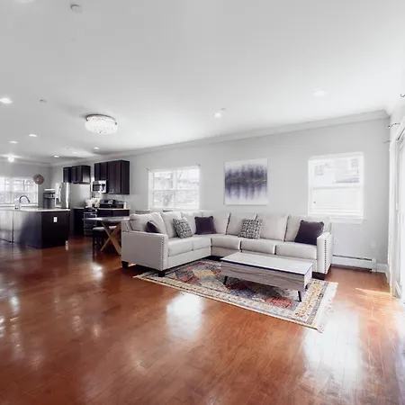 Waterfront Gem Duplex 3 Bedroom 2floor In Whitestone Bronx Free Parking