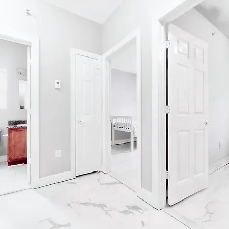 Hotel Waterfront Gem Duplex 3 Bedroom 2floor In Whitestone Bronx Free Parking New York
