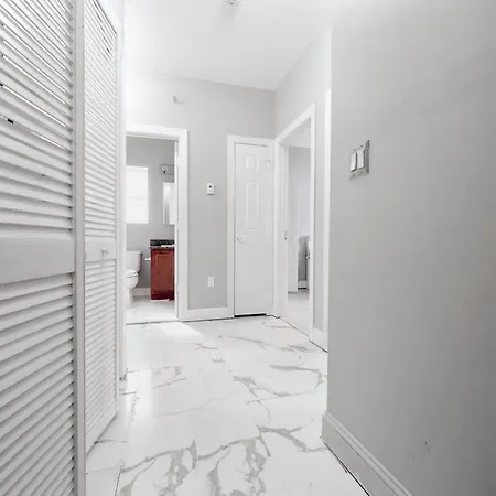Waterfront Gem Duplex 3 Bedroom 2floor In Whitestone Bronx Free Parking New York