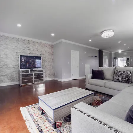 Waterfront Gem Duplex 3 Bedroom 2floor In Whitestone Bronx Free Parking Hotel New York