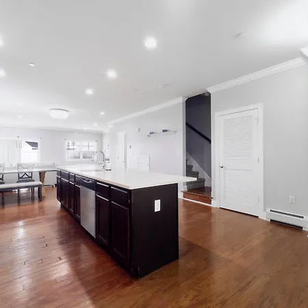 Waterfront Gem Duplex 3 Bedroom 2floor In Whitestone Bronx Free Parking Hotel *