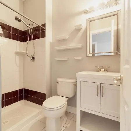 Waterfront Gem Duplex 3 Bedroom 2floor In Whitestone Bronx Free Parking * New York