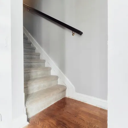 Waterfront Gem Duplex 3 Bedroom 2floor In Whitestone Bronx Free Parking New York