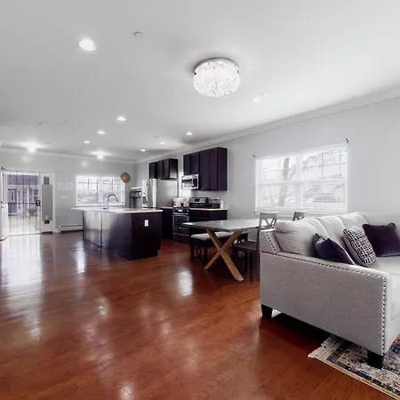 Waterfront Gem Duplex 3 Bedroom 2floor In Whitestone Bronx Free Parking Hotel *