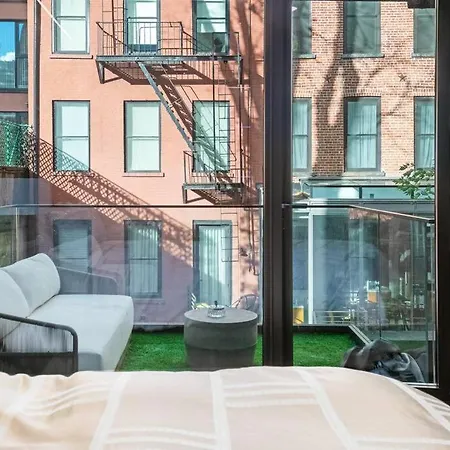 Luxurious Soho Apartment~ 2 Bedroom 2 Bathroom Apartment *