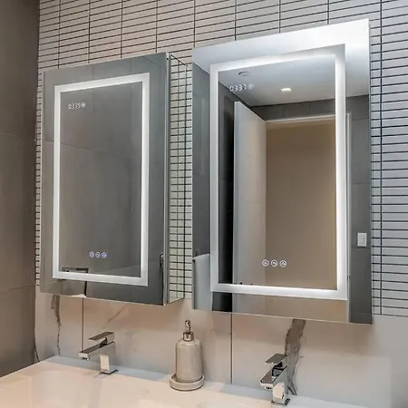 Luxurious Soho Apartment~ 2 Bedroom 2 Bathroom *