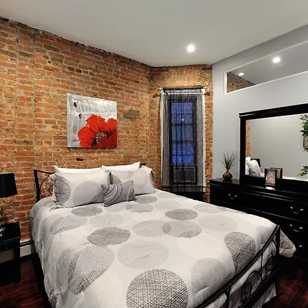 Three-bedroom West 25th Street *
