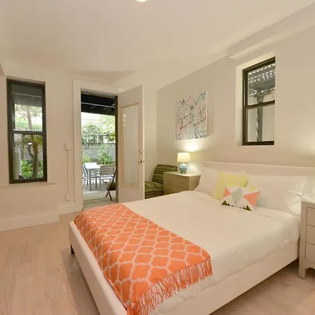 Townhouse Lincoln Center Apartment New York