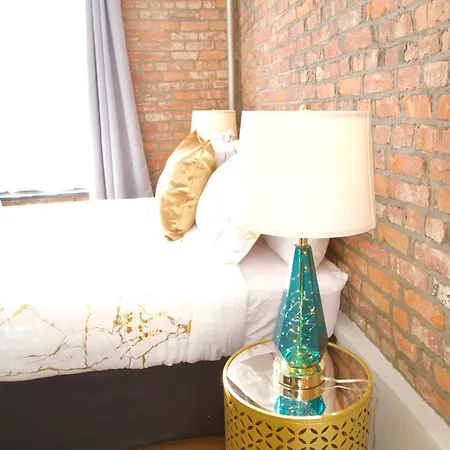 Apartment Style Near Park *