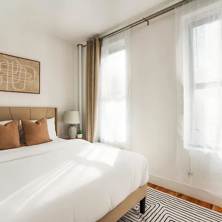 444-2e Modern 2br Hell's Kitchen New York