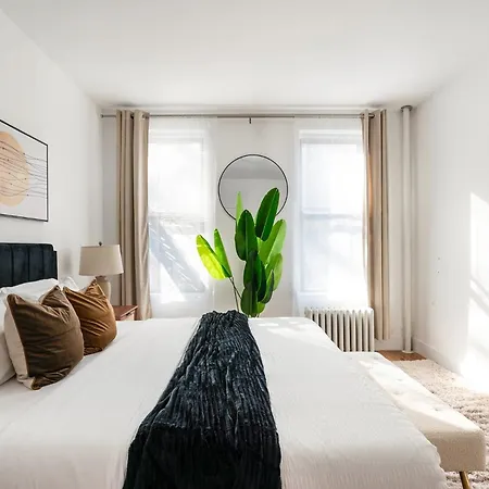 Apartment 444-2e Modern 2br Hell's Kitchen