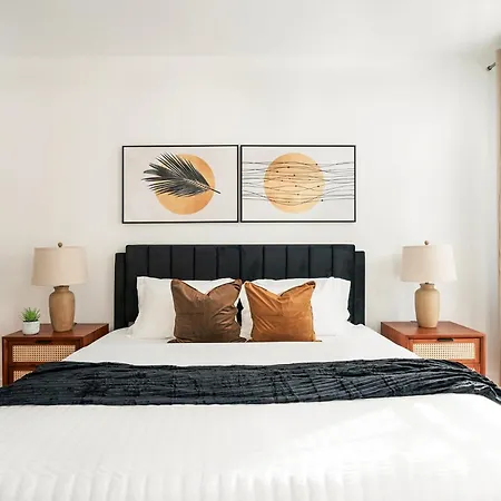 444-2e Modern 2br Hell's Kitchen