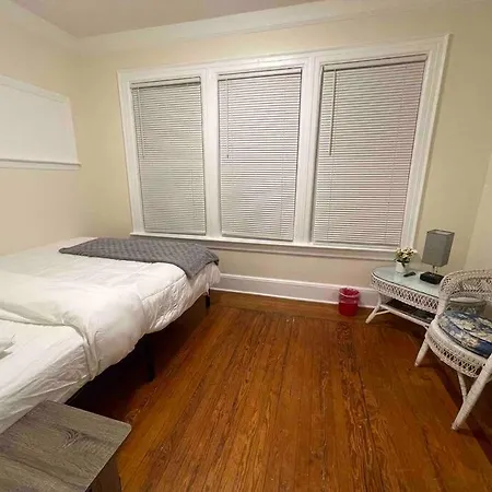 Entire Cozy 1br In Heart Of Queens L