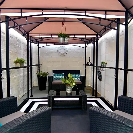 Hugh's And Nora's Place To Homestay