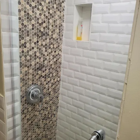 Apartment And One Bedroom *
