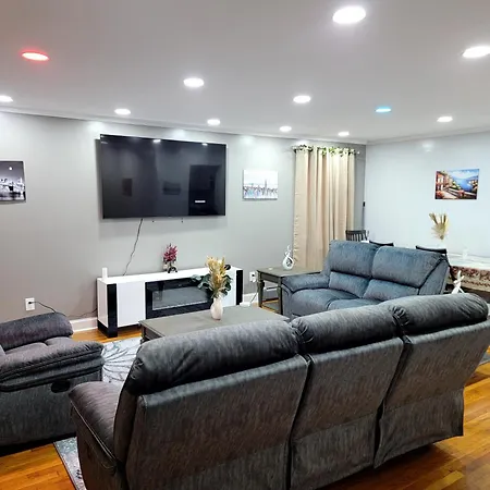 Cozy Shared With Host Apartment *
