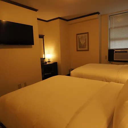 Hotel Night Broadway