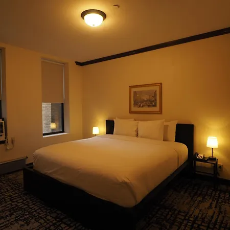 Night Broadway Hotel 3*