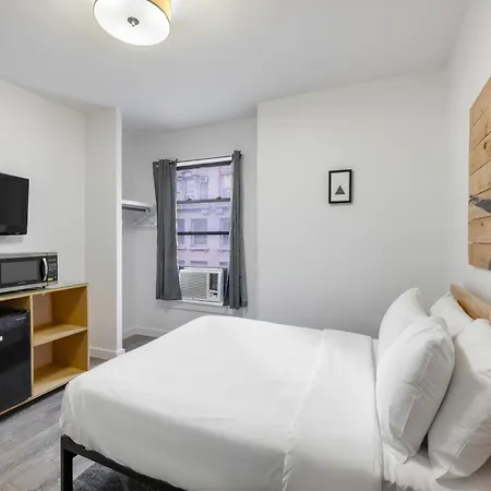 27 By Luxurban Hotel