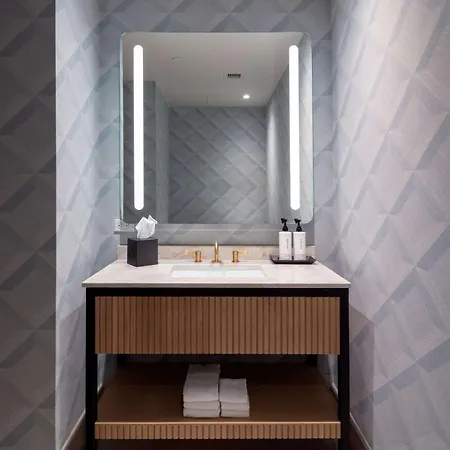 Tempo By Hilton Times Square Hotel 4*