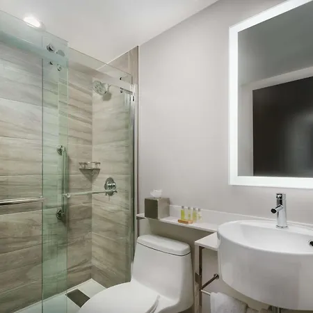 Doubletree By Hilton Times Square South New York