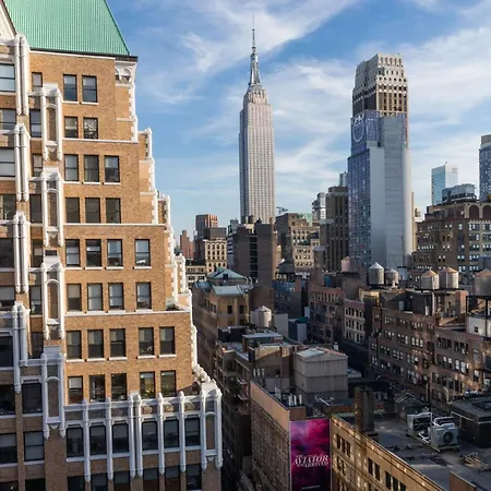 Hotel Doubletree By Hilton Times Square South 4*