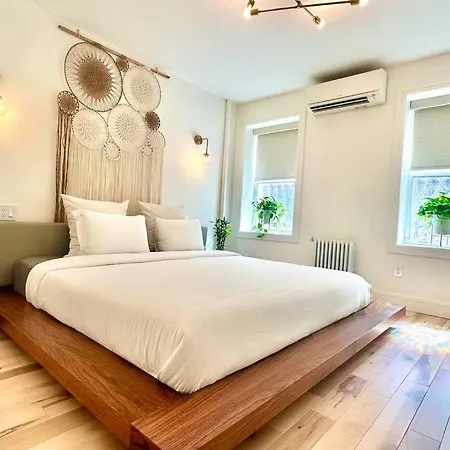 Bright, Airy, Luxe Hideaway”w” Private Backyard Apartment