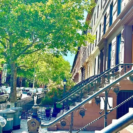 Bright, Airy, Luxe Hideaway”w” Private Backyard * New York