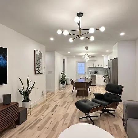 Bright, Airy, Luxe Hideaway”w” Private Backyard *