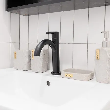 323-2 Specious 2br Williamsburg Apartment *