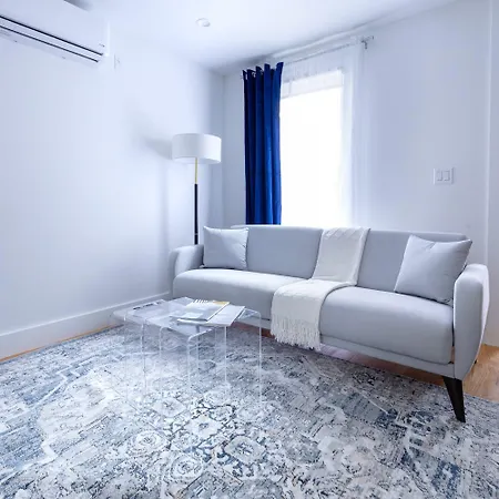 323-2 Specious 2br Williamsburg