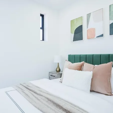Prime East Village Newly Reno 3br 2 Baths Wd In Unit Apartment *