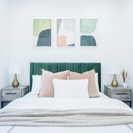 Apartment Prime East Village Newly Reno 3br 2 Baths Wd In Unit