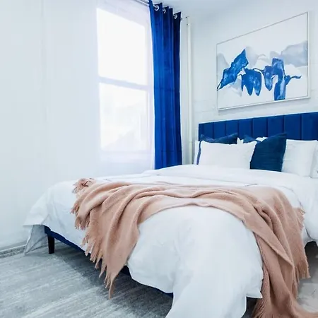 Apartment Prime East Village Newly Reno 3br 2 Baths Wd In Unit *