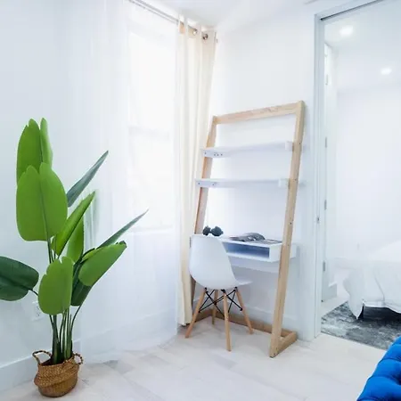 Apartment Prime East Village Newly Reno 3br 2 Baths Wd In Unit *