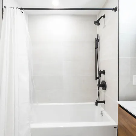 149bk-202 New 1br In Prime Greenpoint Bk *