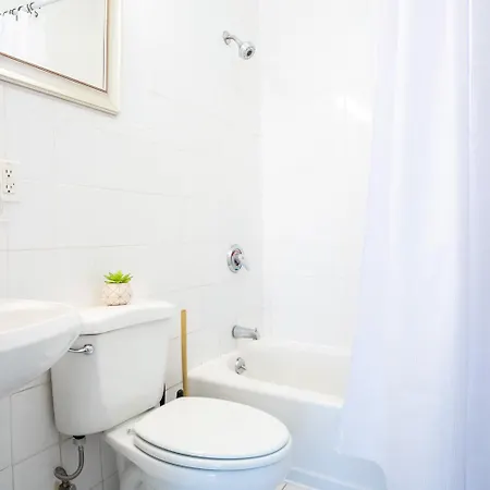 Apartment 1435-4 I 3 Bedrooms 2bath W D Prime Upper East *