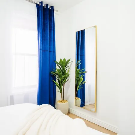1435-4 I 3 Bedrooms 2bath W D Prime Upper East *