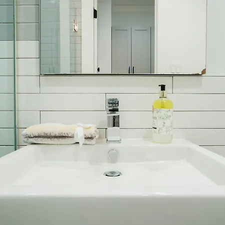 Apartment 1288-4r Newly Furnished Prime Ues 2br